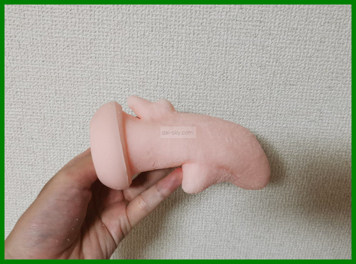The Oral sleeve for the A10 Cyclone SA PLUS held in a hand