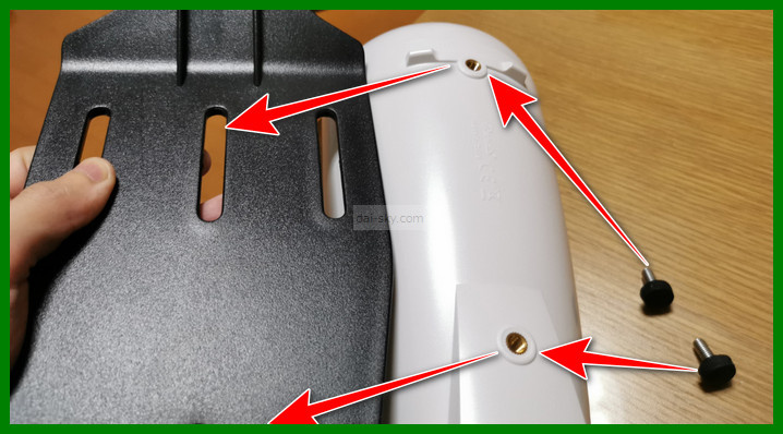 The Den-Ona Holder's slots and the two screw holes on the A10 Cyclone SA PLUS