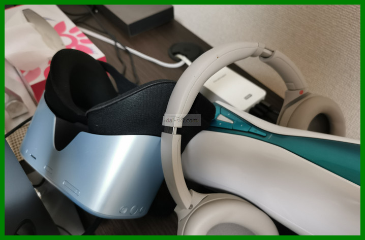 The A10 Cyclone SA PLUS with a VR headset and Sony headphones